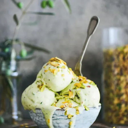 Cafe Eisgold Hotel *