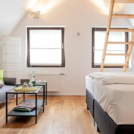 Cafe Eisgold * 拉廷根