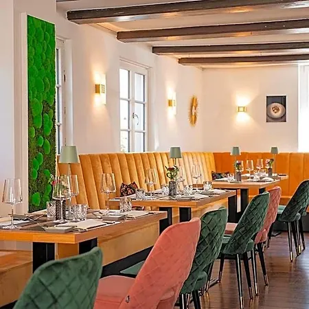 Cafe Eisgold * 라팅겐