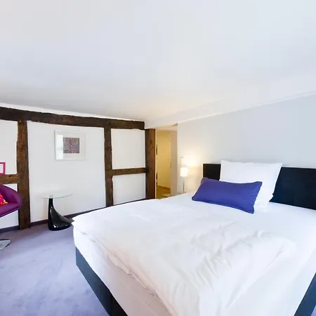 Cafe Eisgold 酒店 *