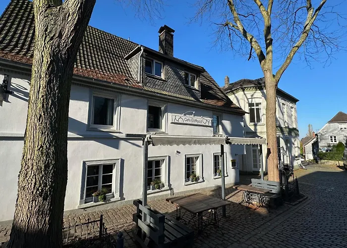 Cafe Eisgold فندق