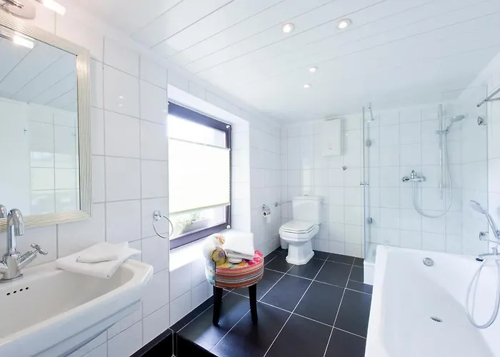 Cafe Eisgold فندق راتينغن