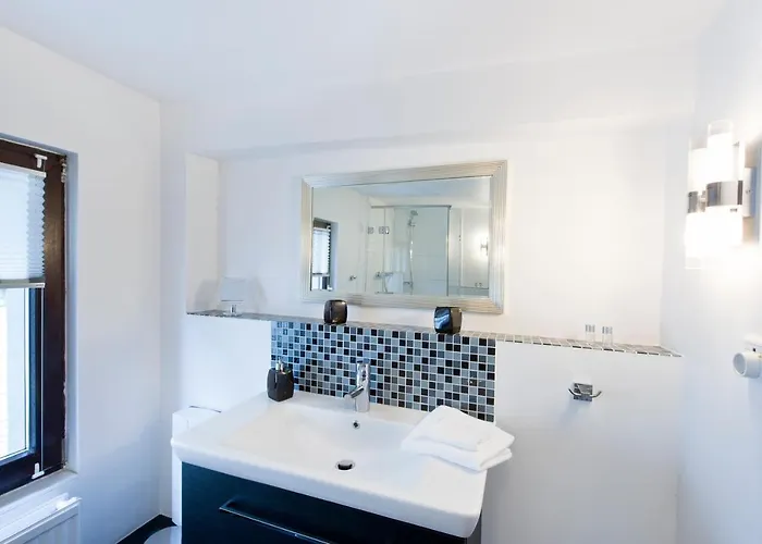 Cafe Eisgold فندق *