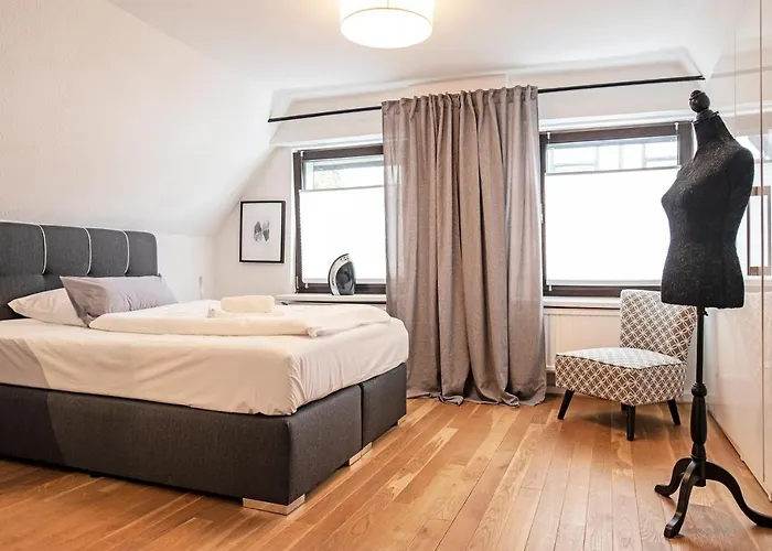 فندق Cafe Eisgold راتينغن