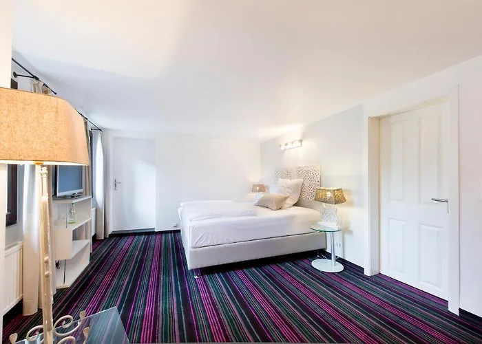 فندق Cafe Eisgold *