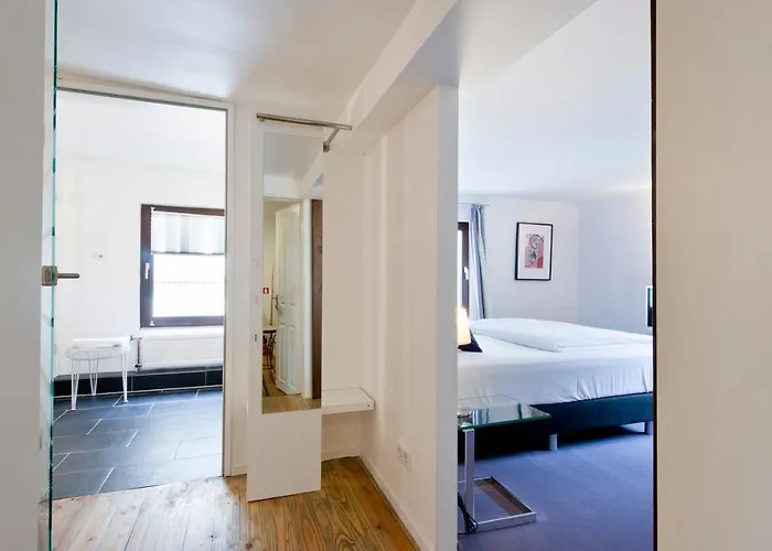 فندق Cafe Eisgold راتينغن